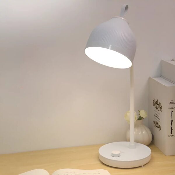 YAGE YG-T126 Rechargeable LED Table Lamp.0