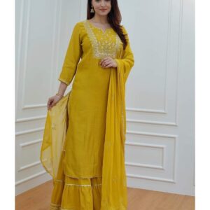 💃 Readymade Gayra Style Three Piece – Embroidered Top